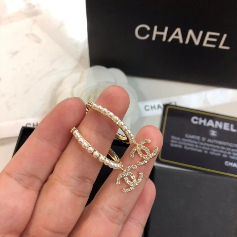 Minimalist Chanel Earrings 229695