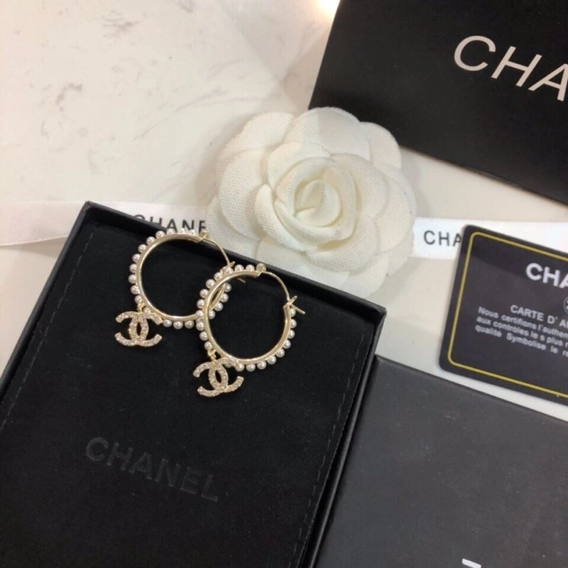 Minimalist Chanel Earrings 229695