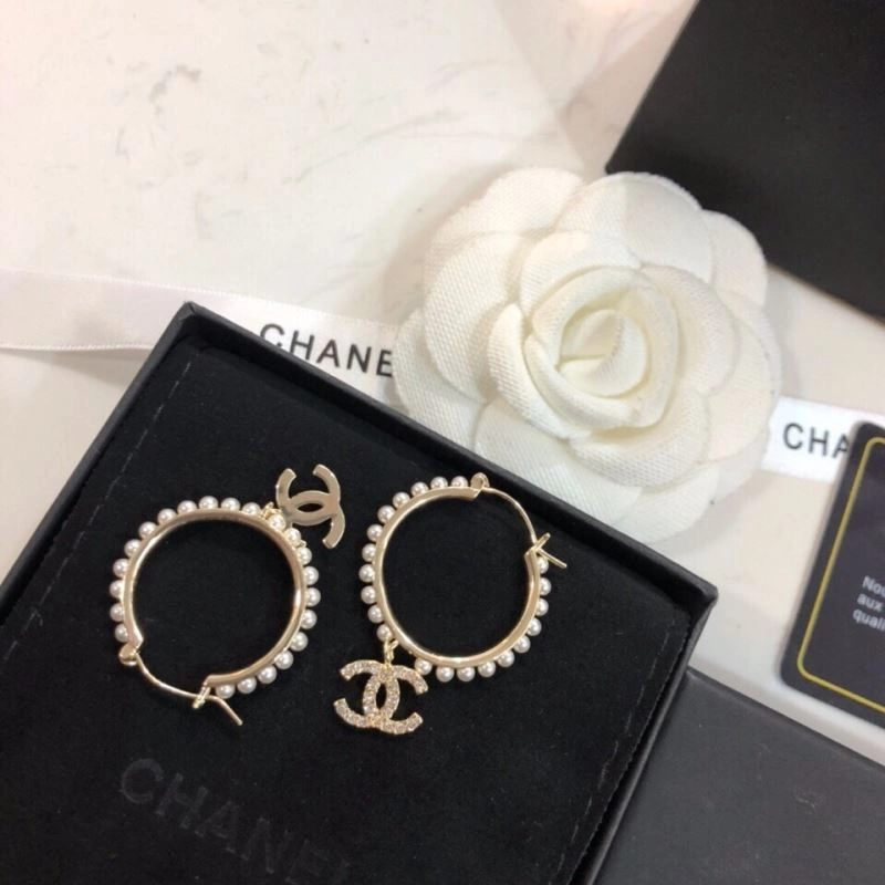 Minimalist Chanel Earrings 229695