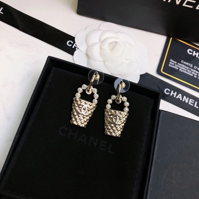 Chic Chanel Earrings 229748
