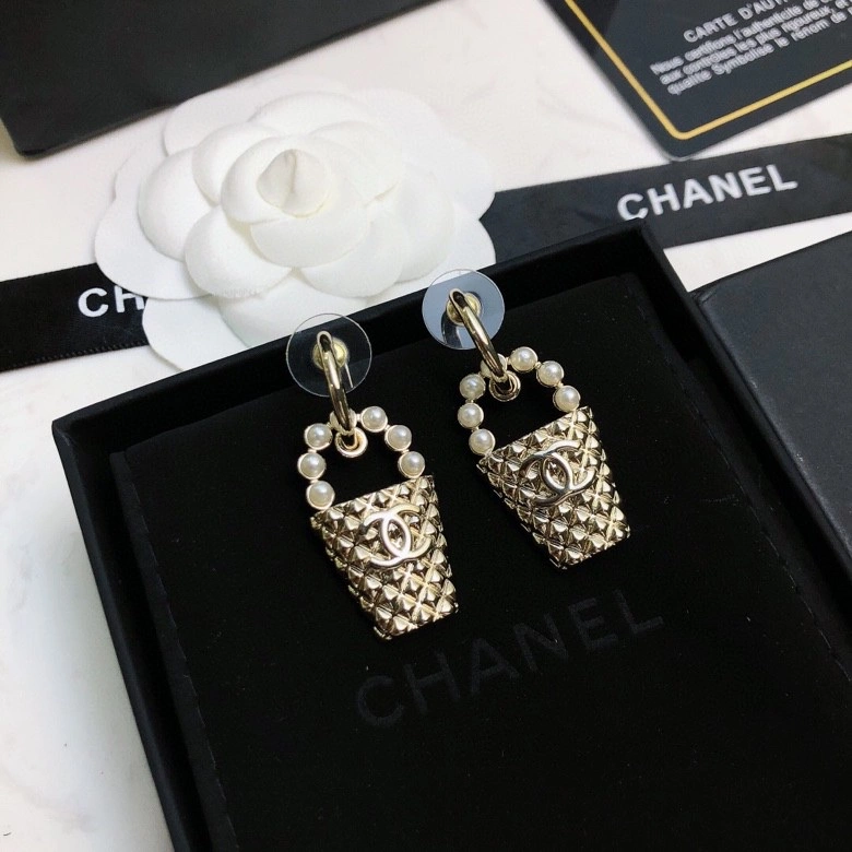 Chic Chanel Earrings 229748
