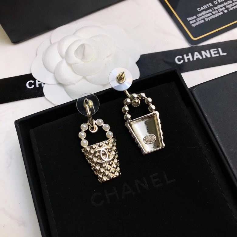 Chic Chanel Earrings 229748