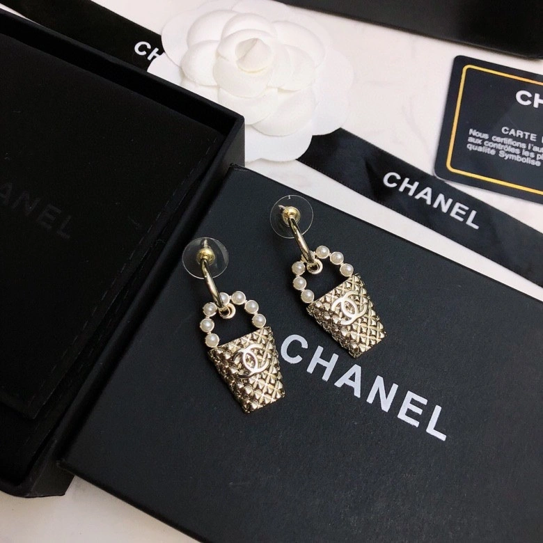 Chic Chanel Earrings 229748