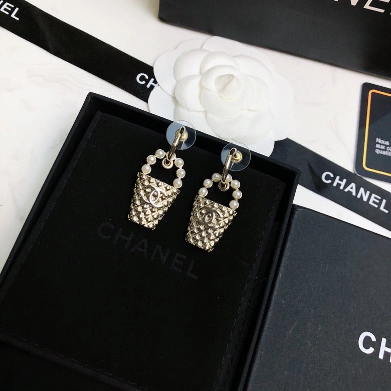 Chic Chanel Earrings 229748