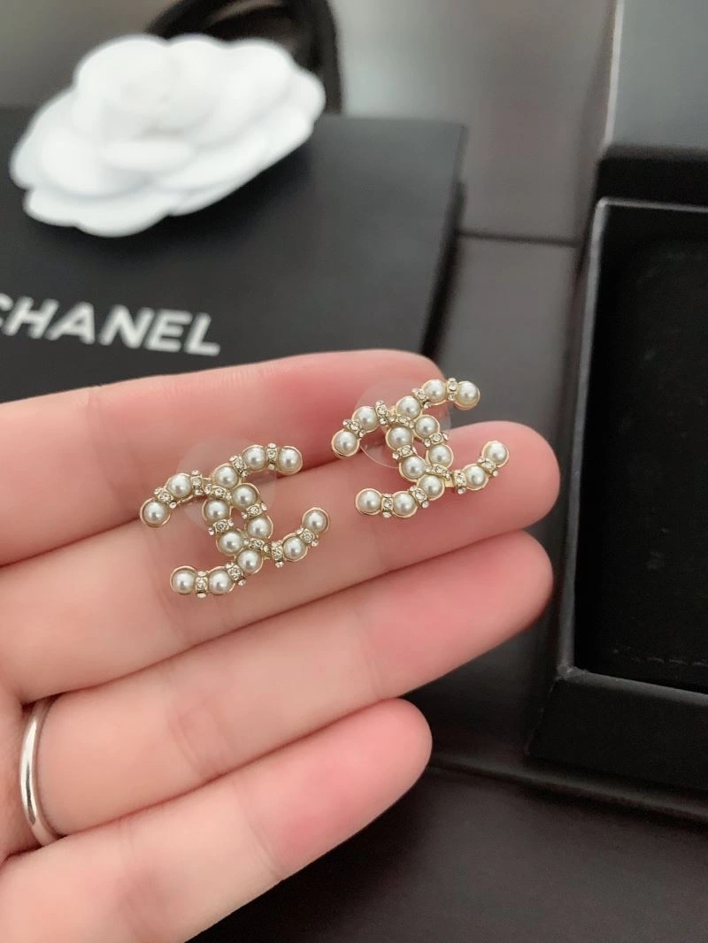 Effortless Chanel Earrings 229688