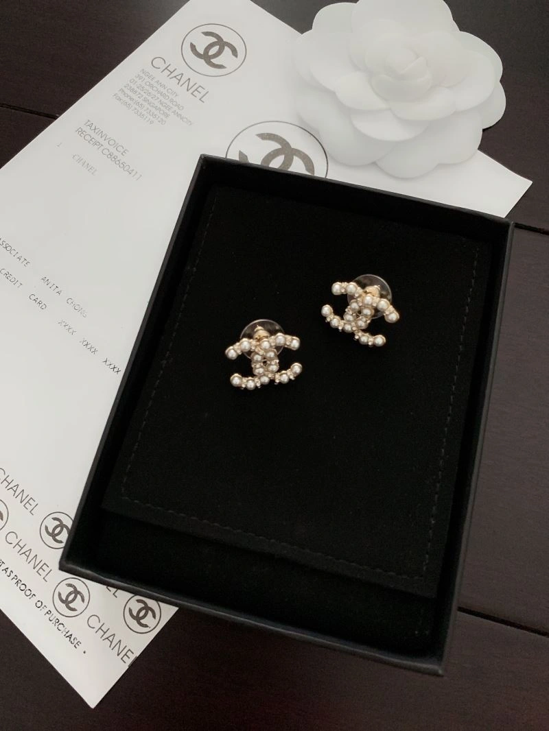 Effortless Chanel Earrings 229688