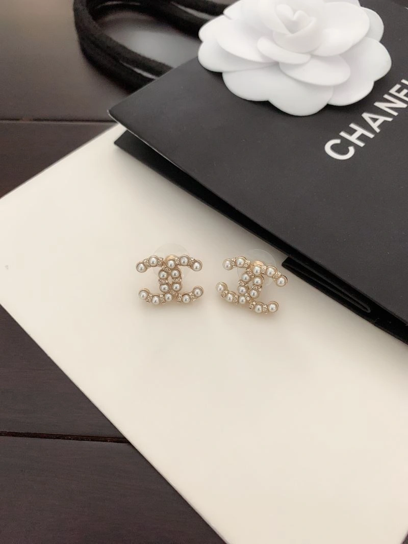 Effortless Chanel Earrings 229688