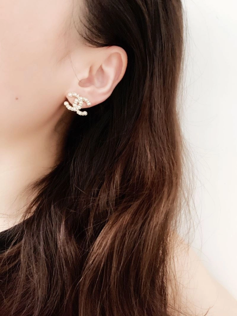 Effortless Chanel Earrings 229688