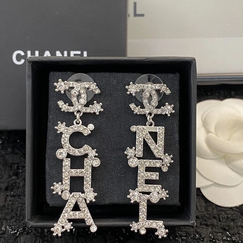 Chanel Earrings Comfortable 229700