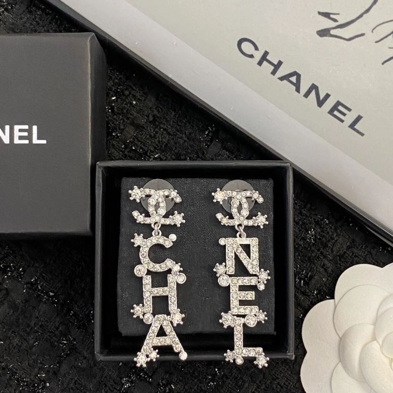 Chanel Earrings Comfortable 229700