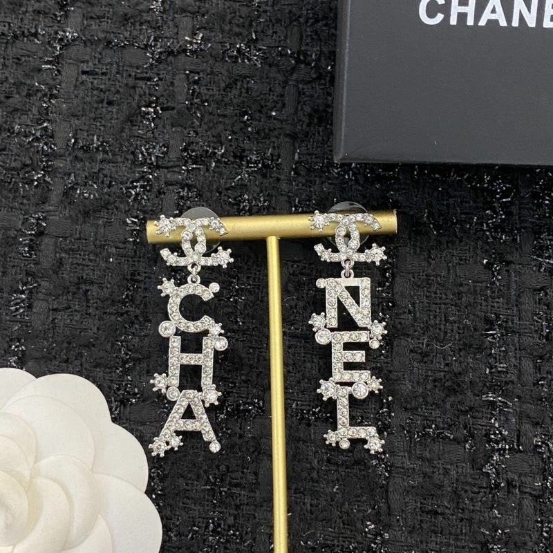Chanel Earrings Comfortable 229700