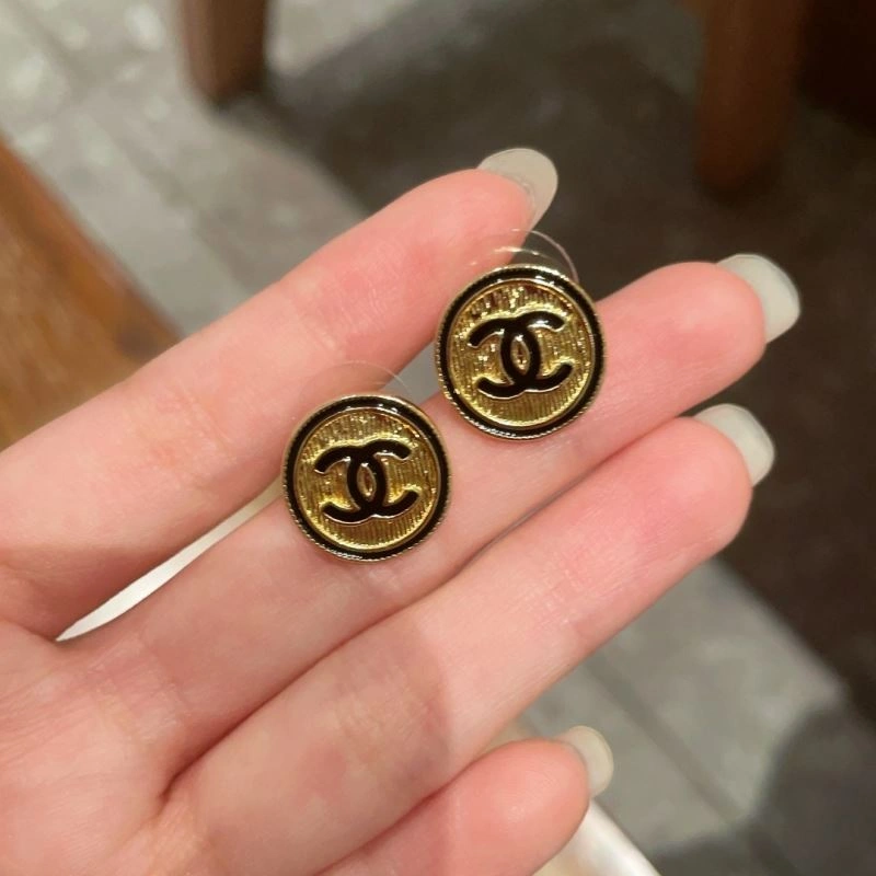 Sporty Chanel Earrings 229673