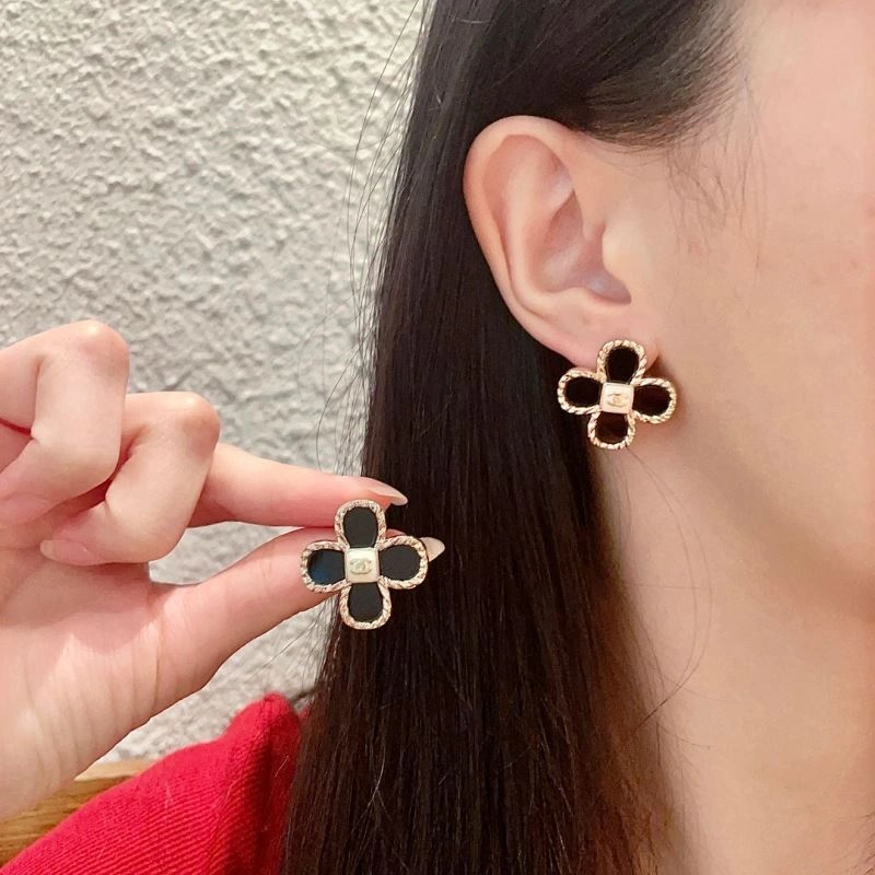 Chanel Earrings Sporty 229665