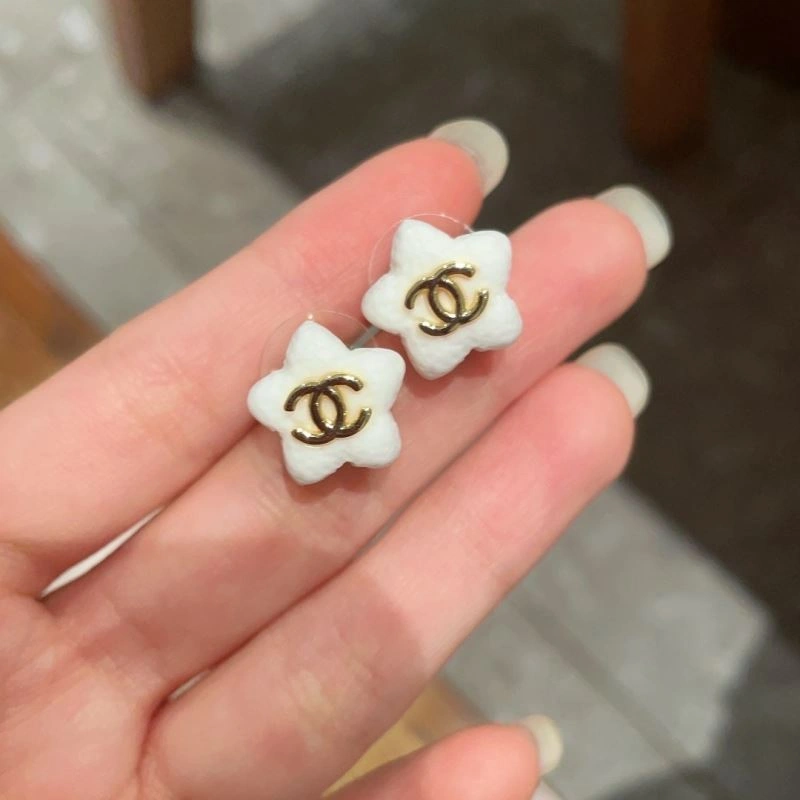 Effortless Chanel Earrings 229655