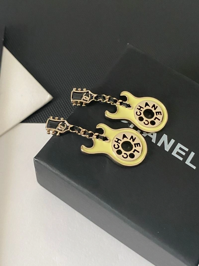 Sophisticated Chanel Earrings 229746