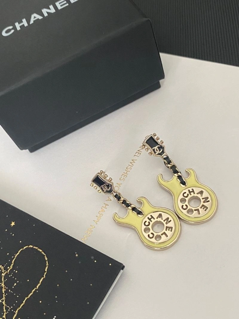 Sophisticated Chanel Earrings 229746