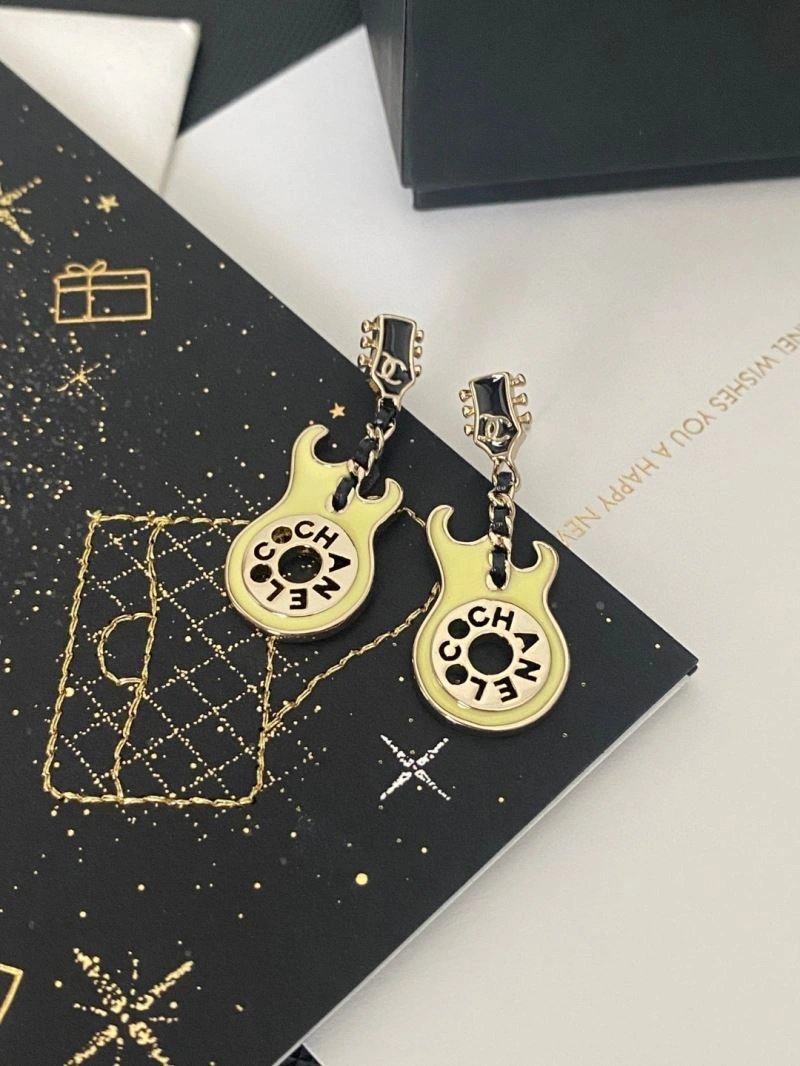 Sophisticated Chanel Earrings 229746