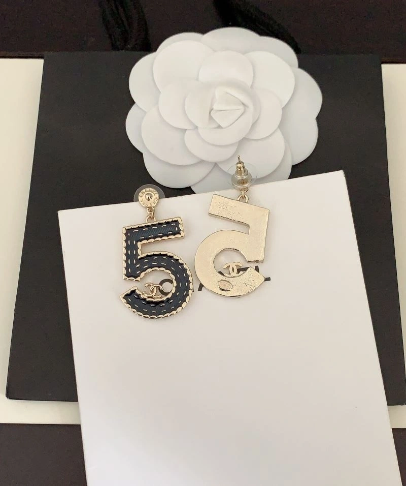 Chanel Earrings Practical 229135