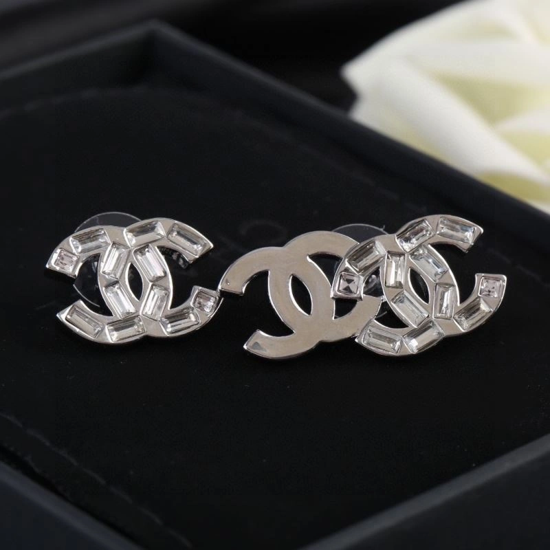 Fashionable Chanel Earrings 229154