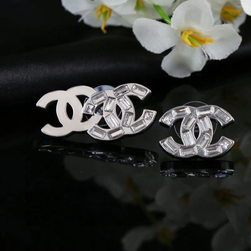 Fashionable Chanel Earrings 229154