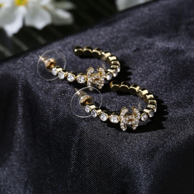 Chanel Earrings Practical 229108