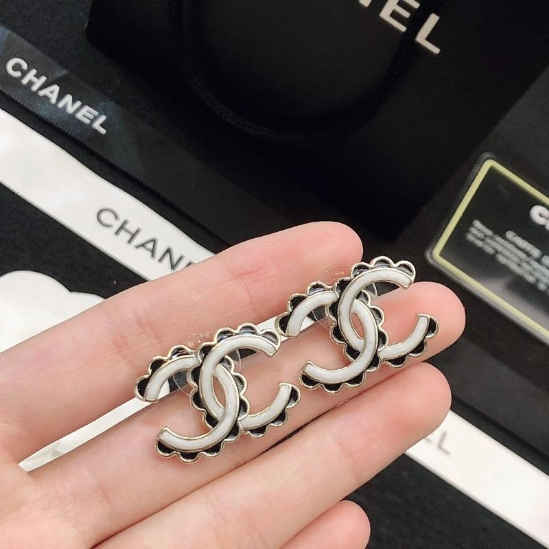 Chanel Earrings Durable 229099