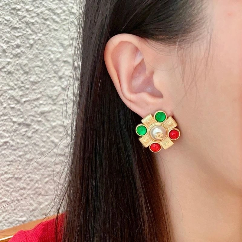 Chic Chanel Earrings 229134