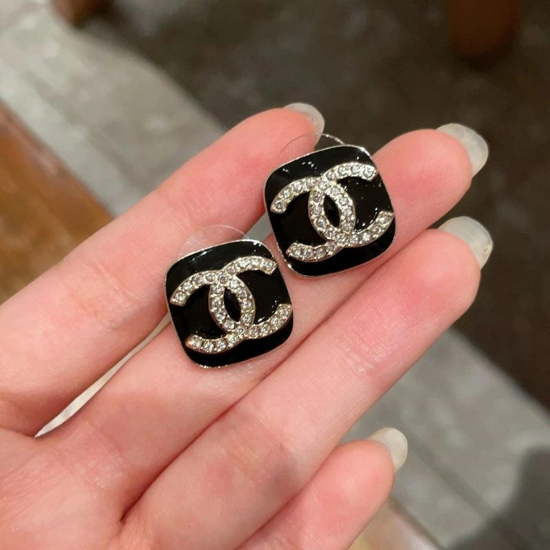 Resilient Chanel Earrings 229116