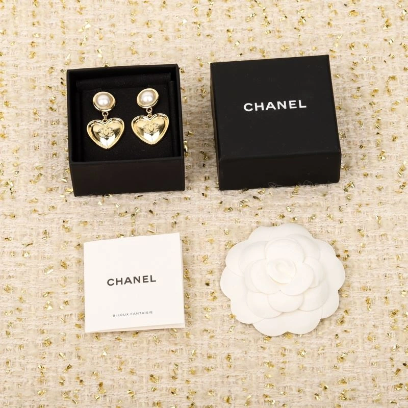 Chanel Earrings Lightweight 229102