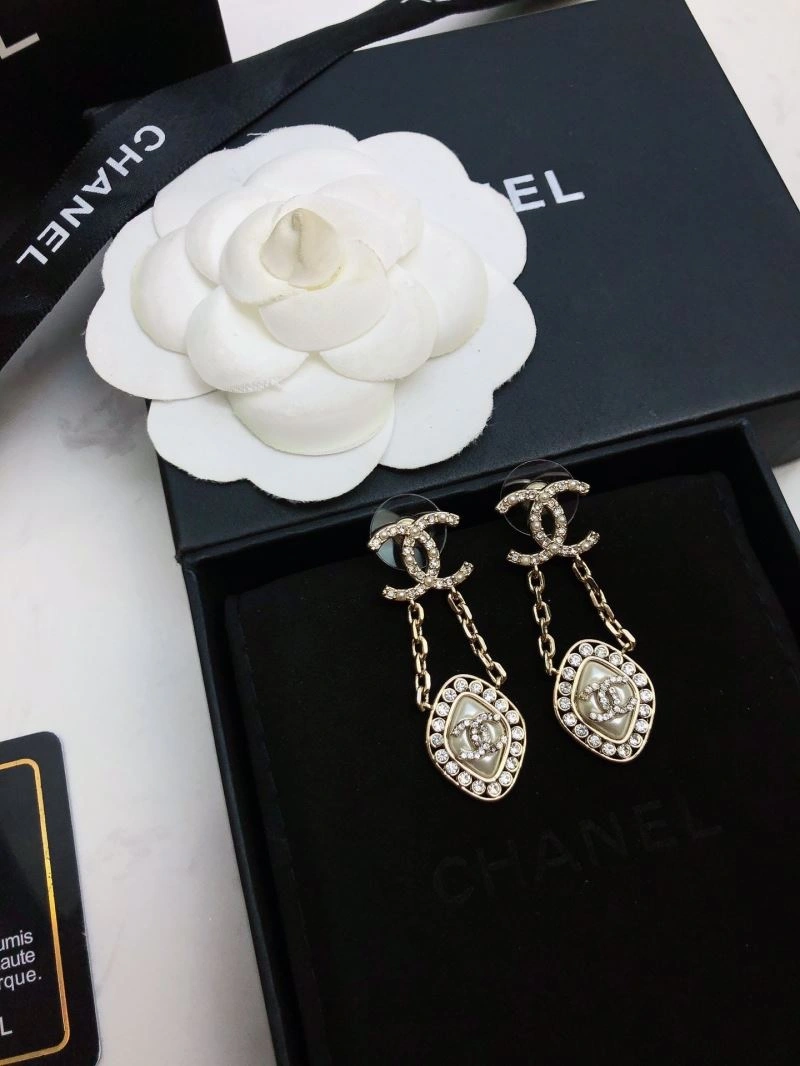Supportive Chanel Earrings 229114