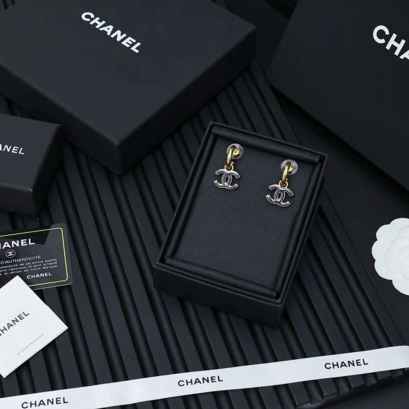 Unisex Chanel Earrings 229067