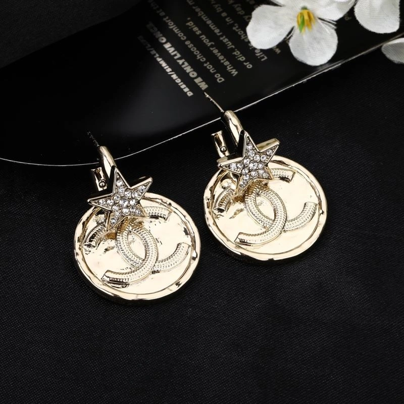 Comfortable Chanel Earrings 229058