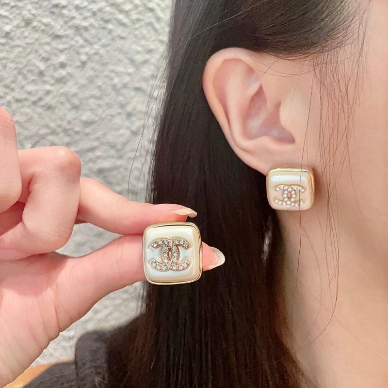 Chanel Earrings SoftTouch 229071