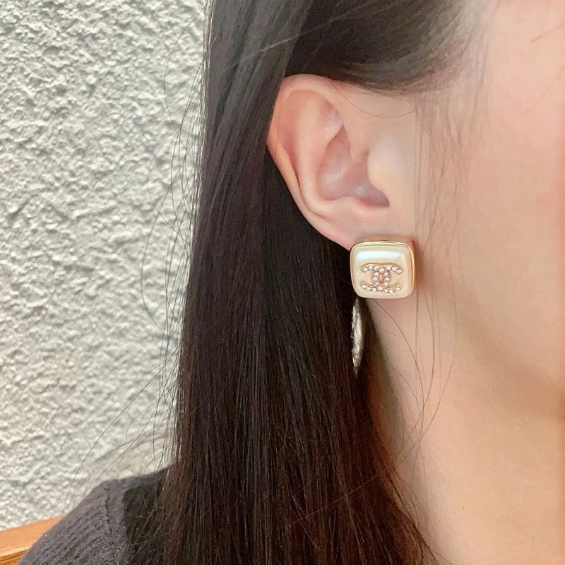 Chanel Earrings SoftTouch 229071