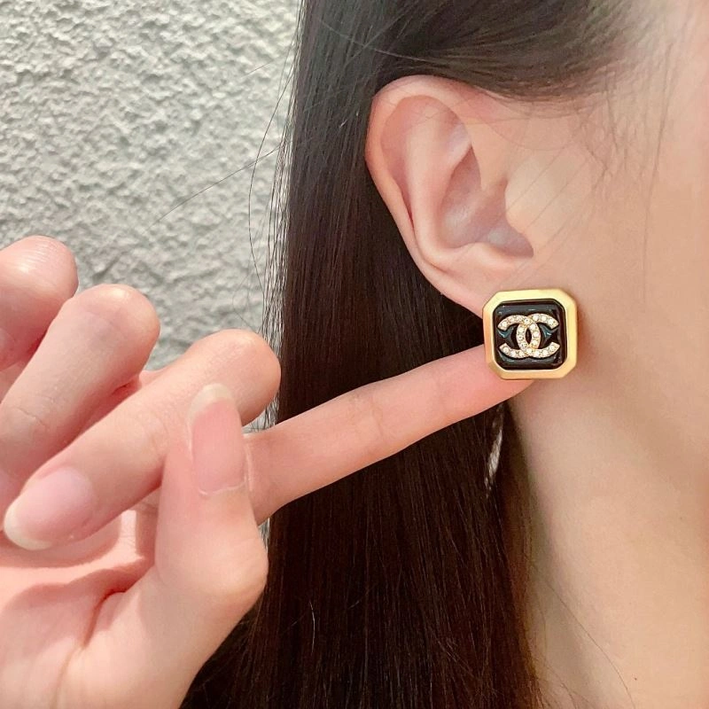 Versatile Chanel Earrings 229047
