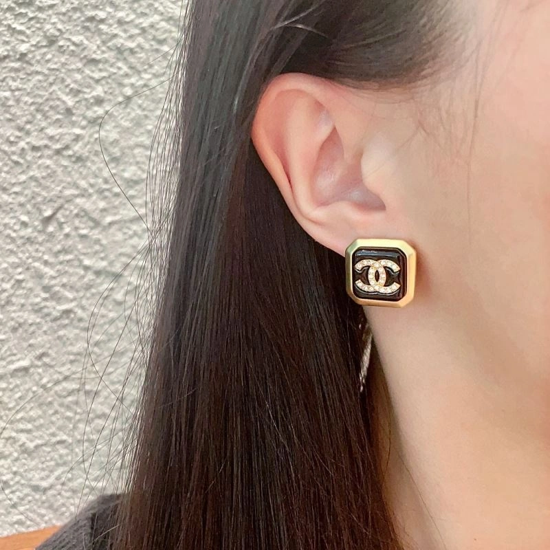 Versatile Chanel Earrings 229047