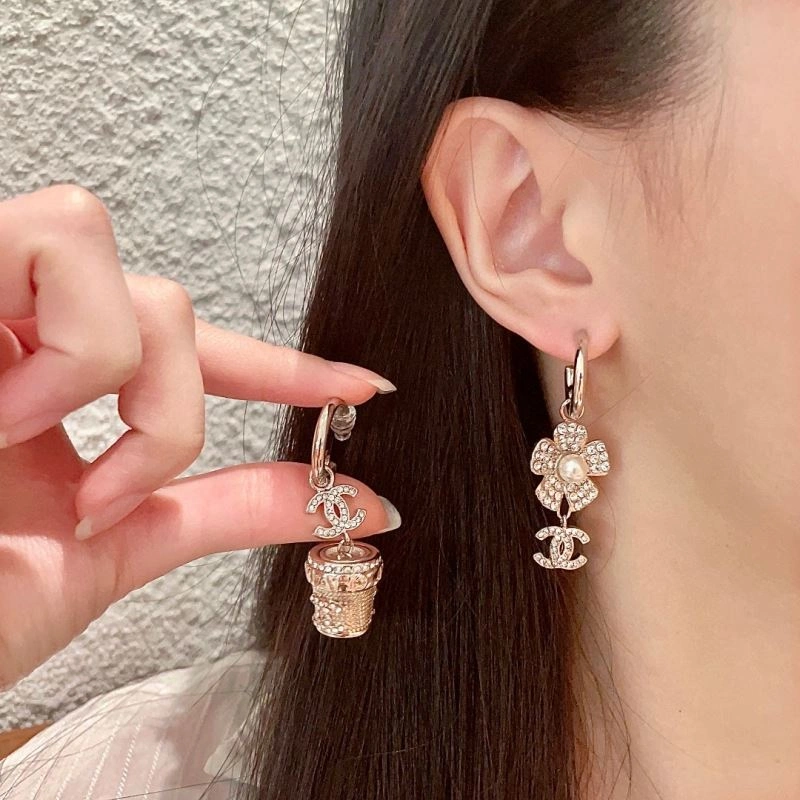 Chanel Earrings Vibrant 229072