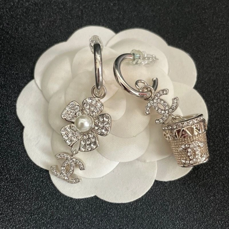 Chanel Earrings Vibrant 229072