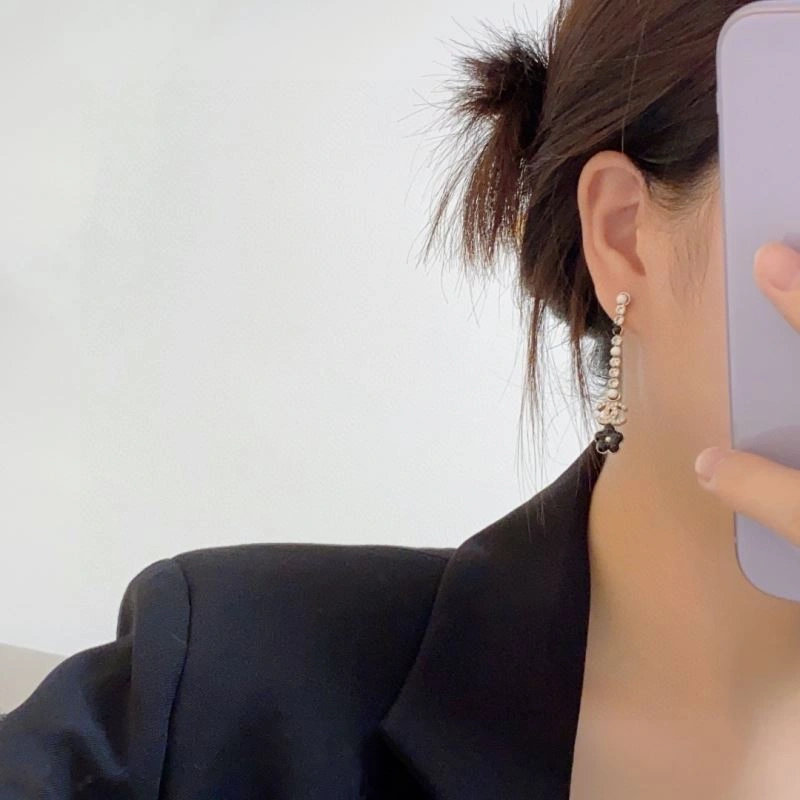 Chanel Earrings Chic 229030