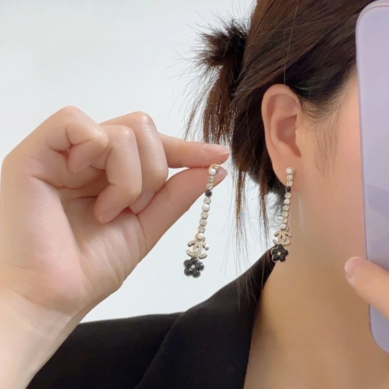 Chanel Earrings Chic 229030