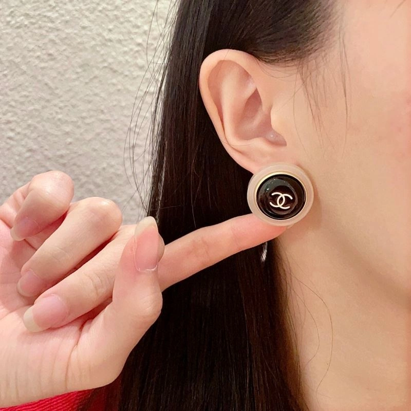 Unique Chanel Earrings 229034