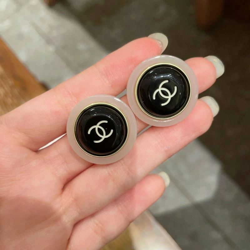Unique Chanel Earrings 229034