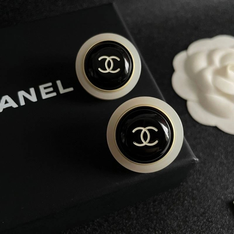 Unique Chanel Earrings 229034