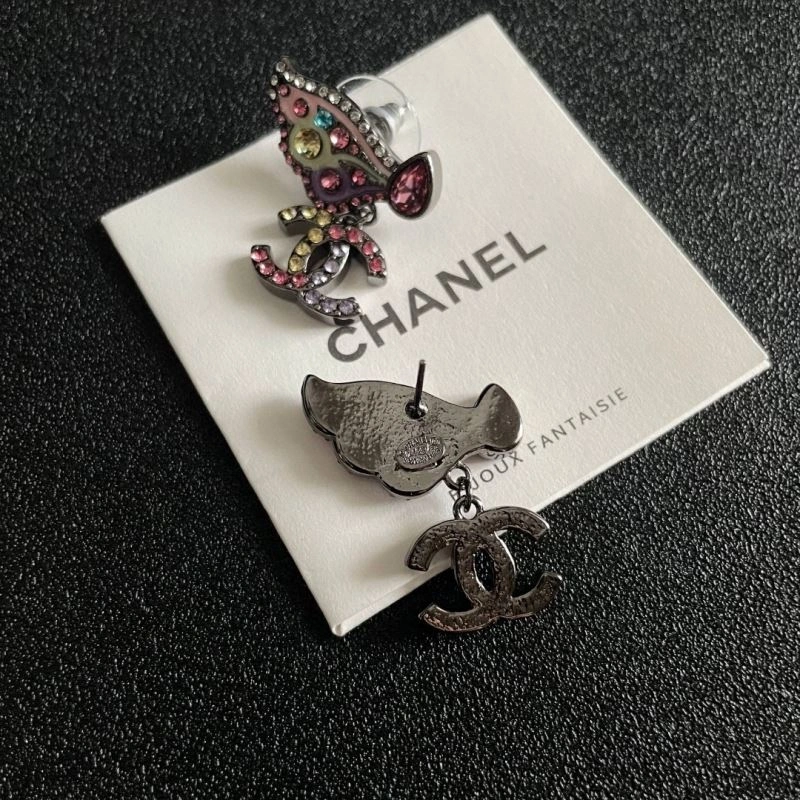 Trendsetting Chanel Earrings 229004