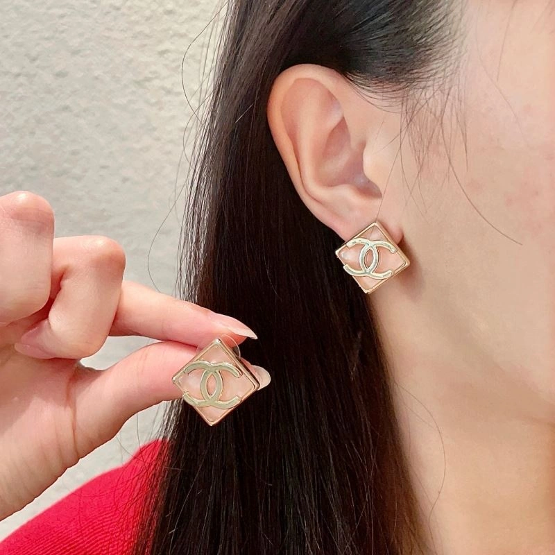 Durable Chanel Earrings 229031