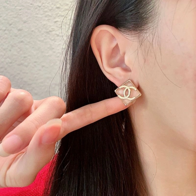 Durable Chanel Earrings 229031