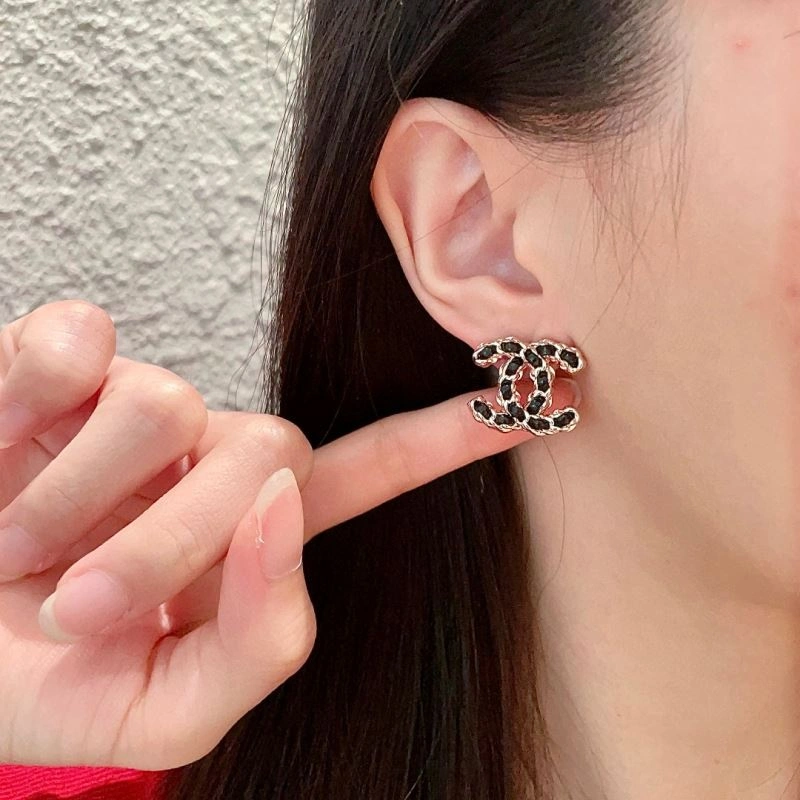 Chanel Earrings Versatile 229040