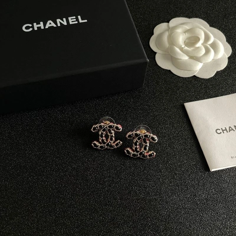 Chanel Earrings Versatile 229040
