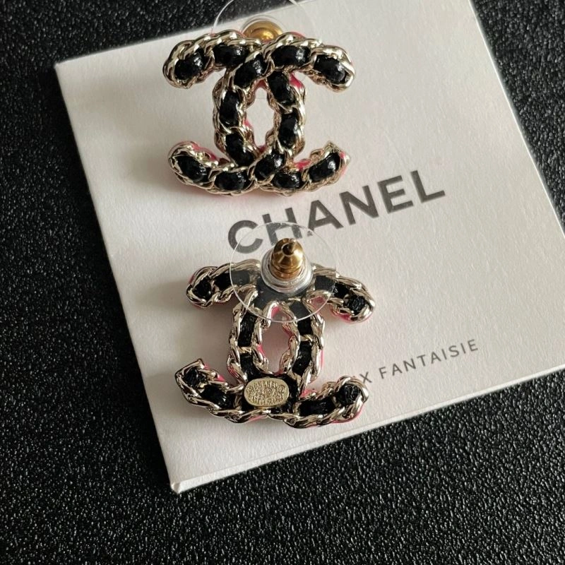 Chanel Earrings Versatile 229040