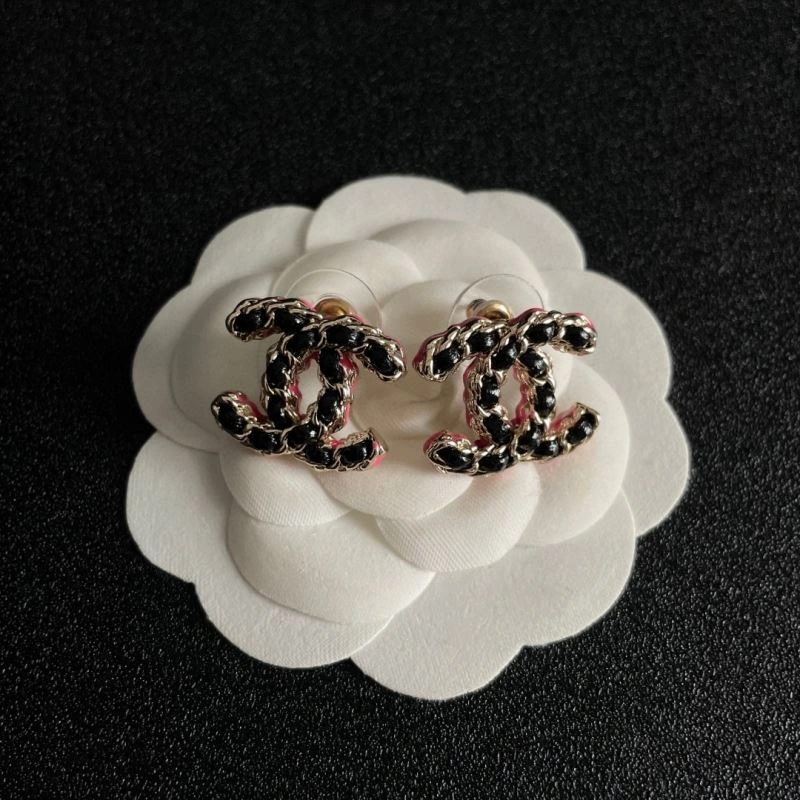 Chanel Earrings Versatile 229040